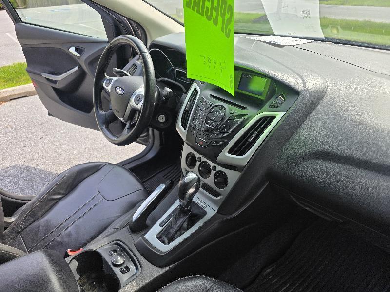 Ford Focus SE Sedan 2013