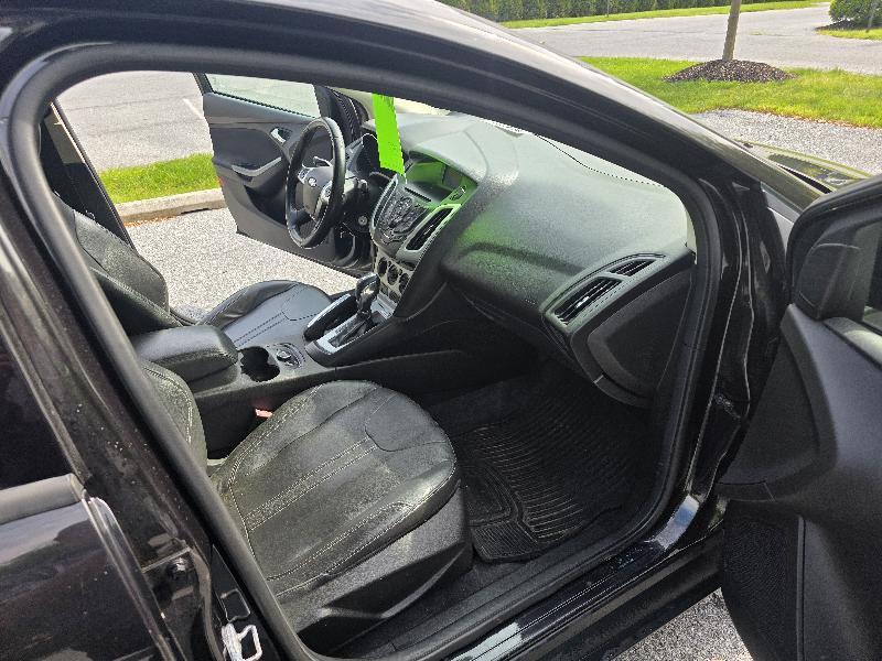 Ford Focus SE Sedan 2013