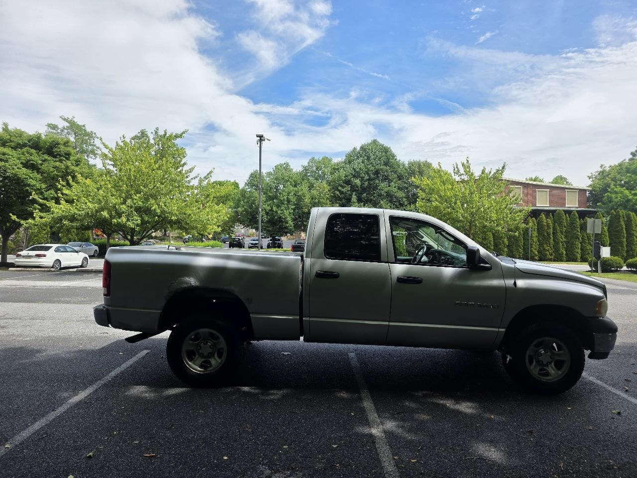 Dodge Ram 1500 ST Quad Cab Short Bed 4WD 2002