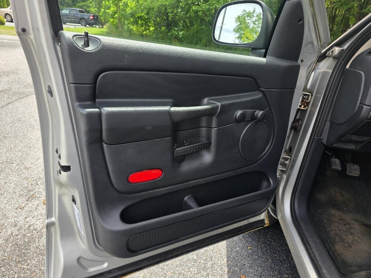 Dodge Ram 1500 ST Quad Cab Short Bed 4WD 2002