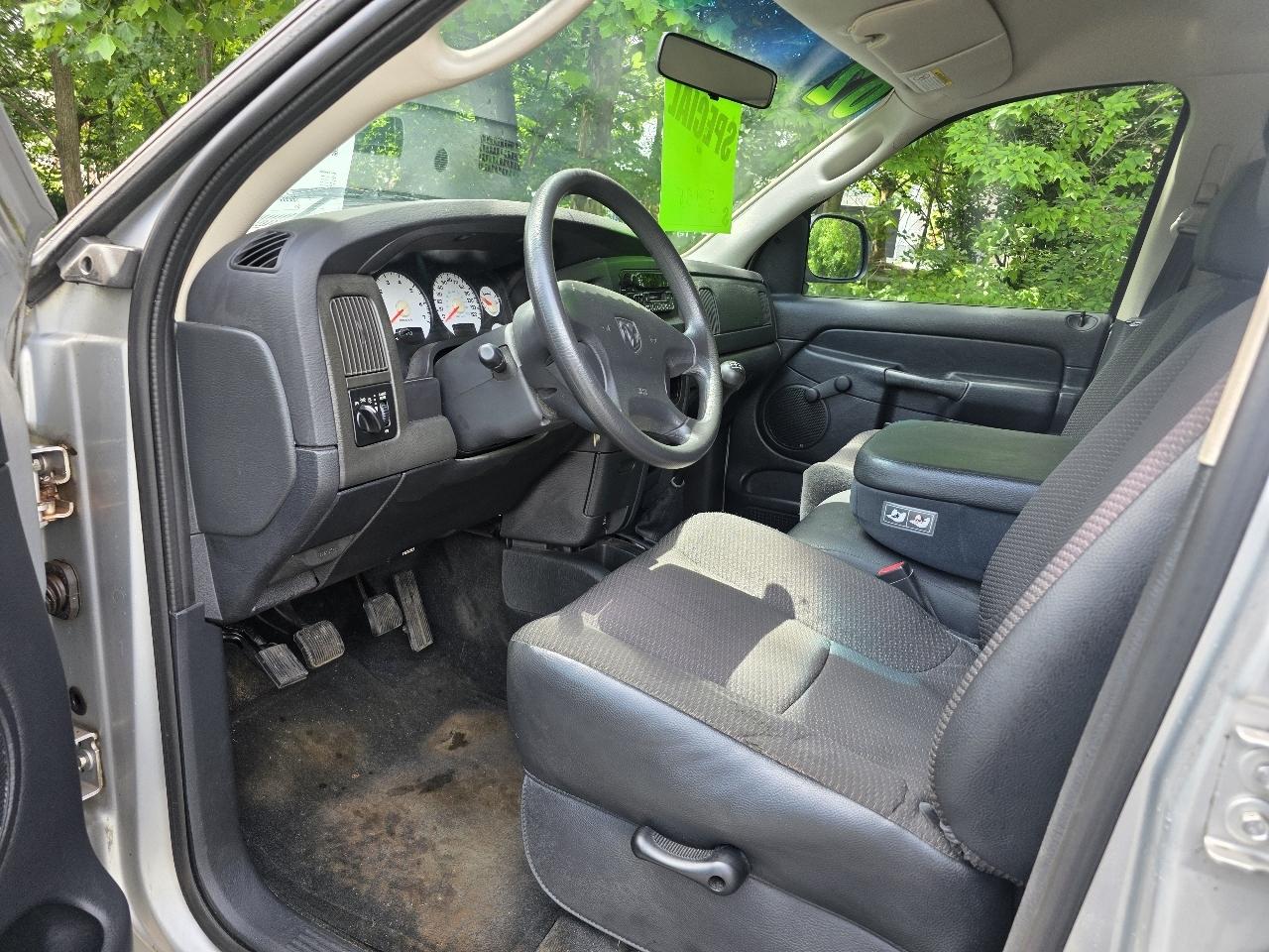 Dodge Ram 1500 ST Quad Cab Short Bed 4WD 2002