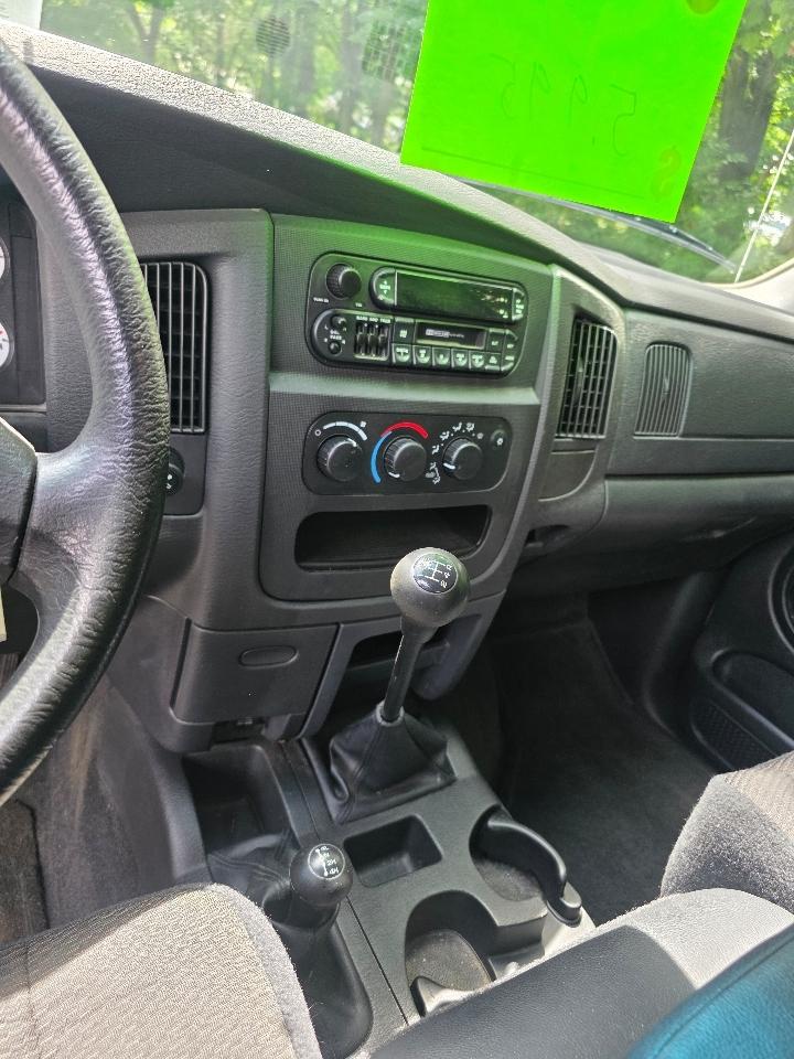 Dodge Ram 1500 ST Quad Cab Short Bed 4WD 2002