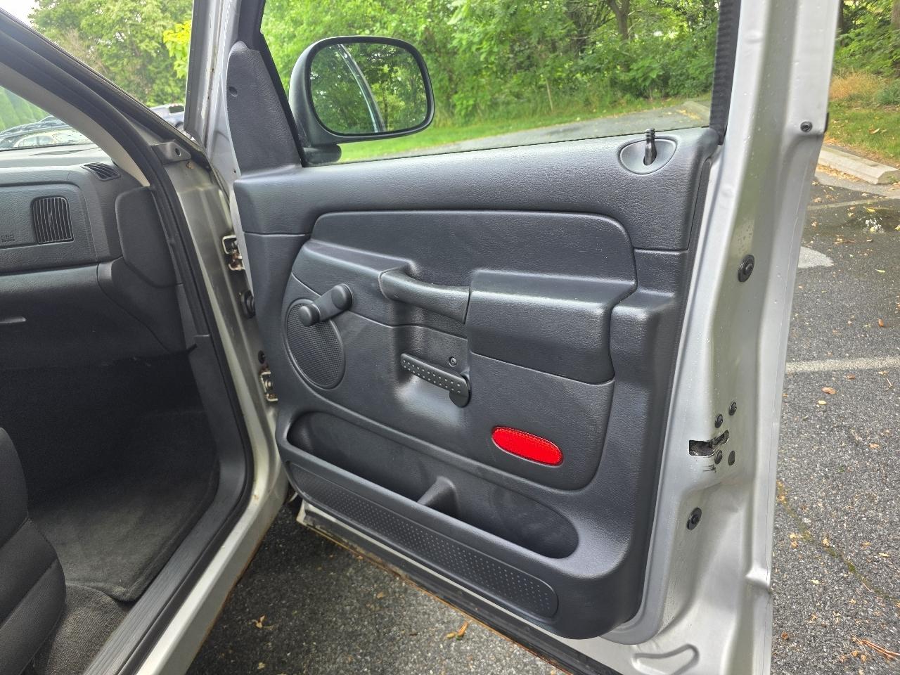 Dodge Ram 1500 ST Quad Cab Short Bed 4WD 2002