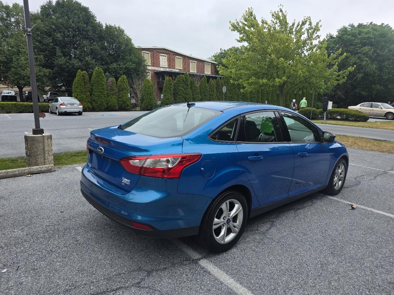 Ford Focus SE Sedan 2013