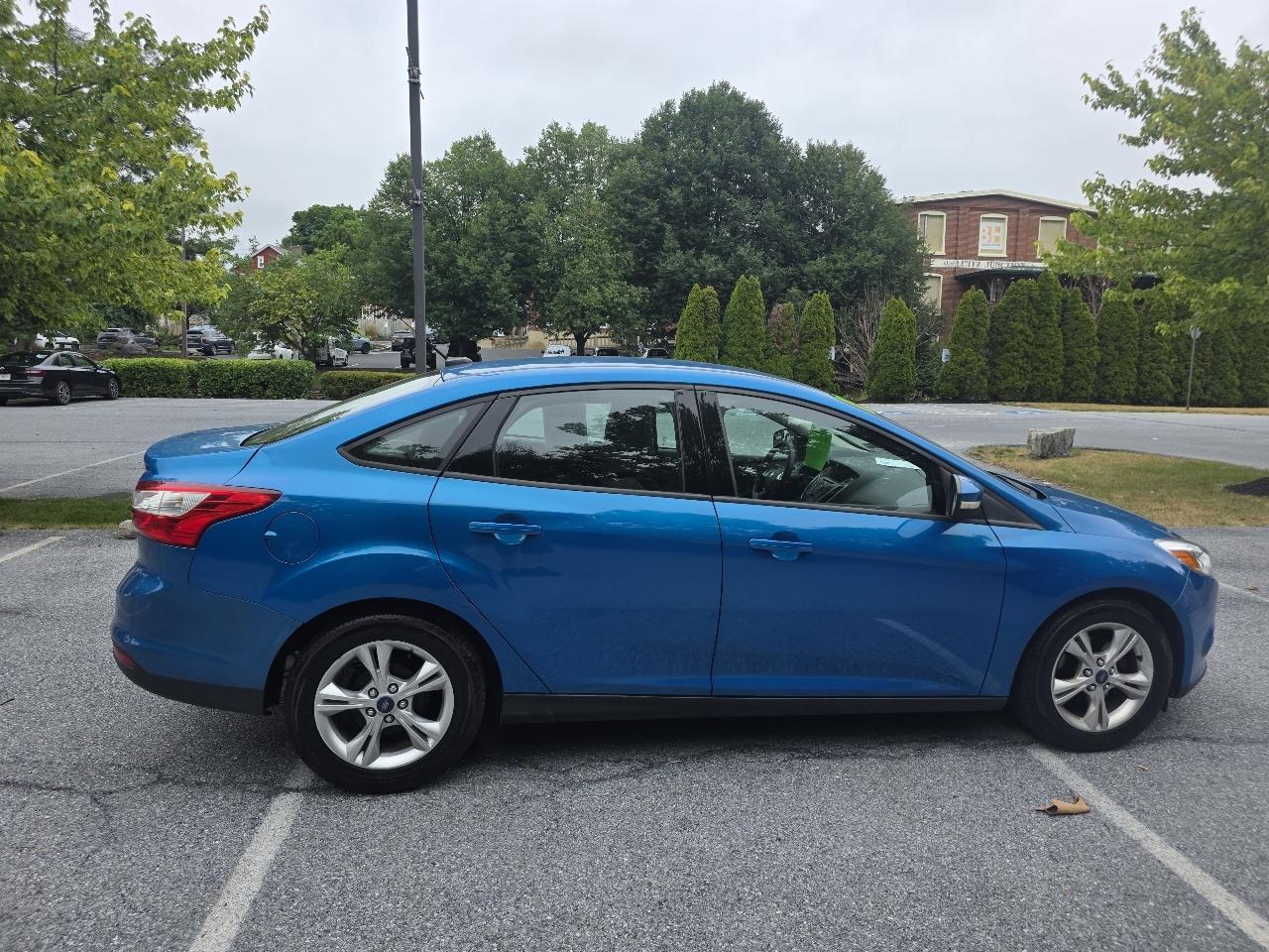 Ford Focus SE Sedan 2013