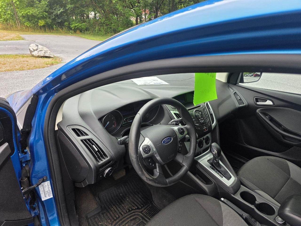 Ford Focus SE Sedan 2013