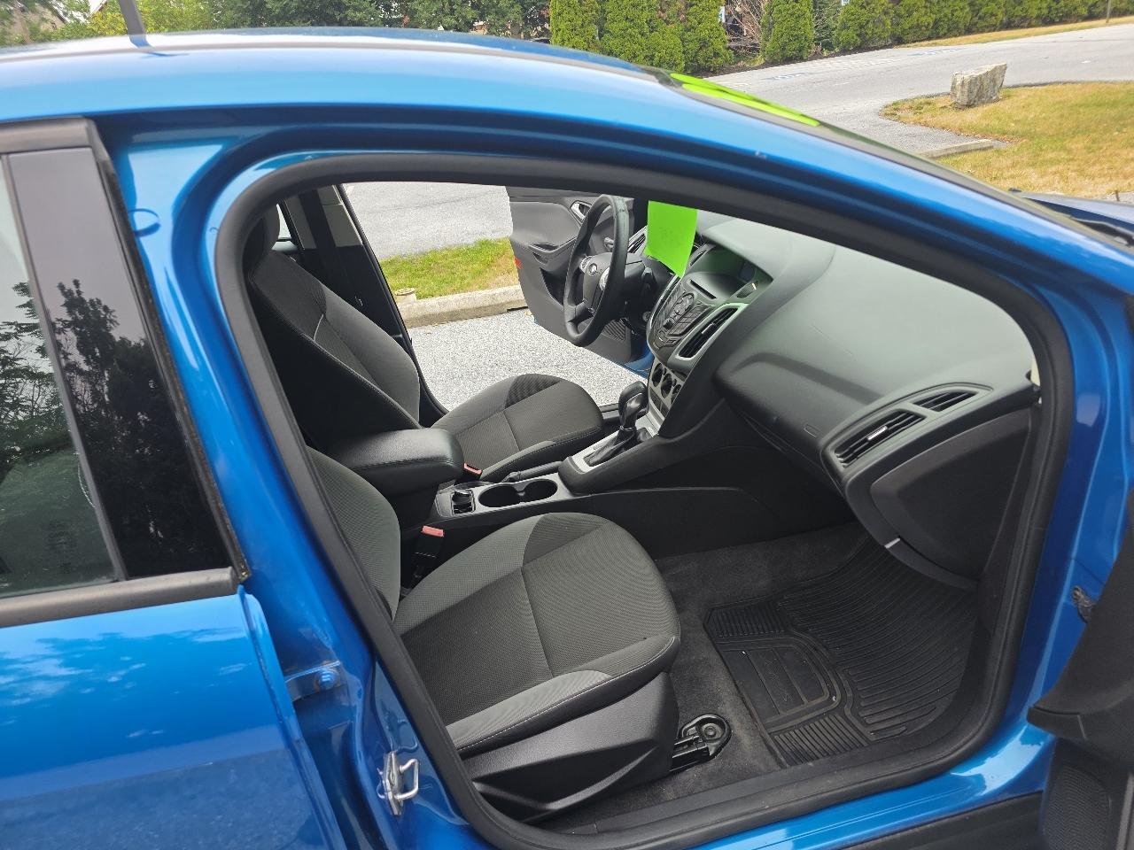 Ford Focus SE Sedan 2013