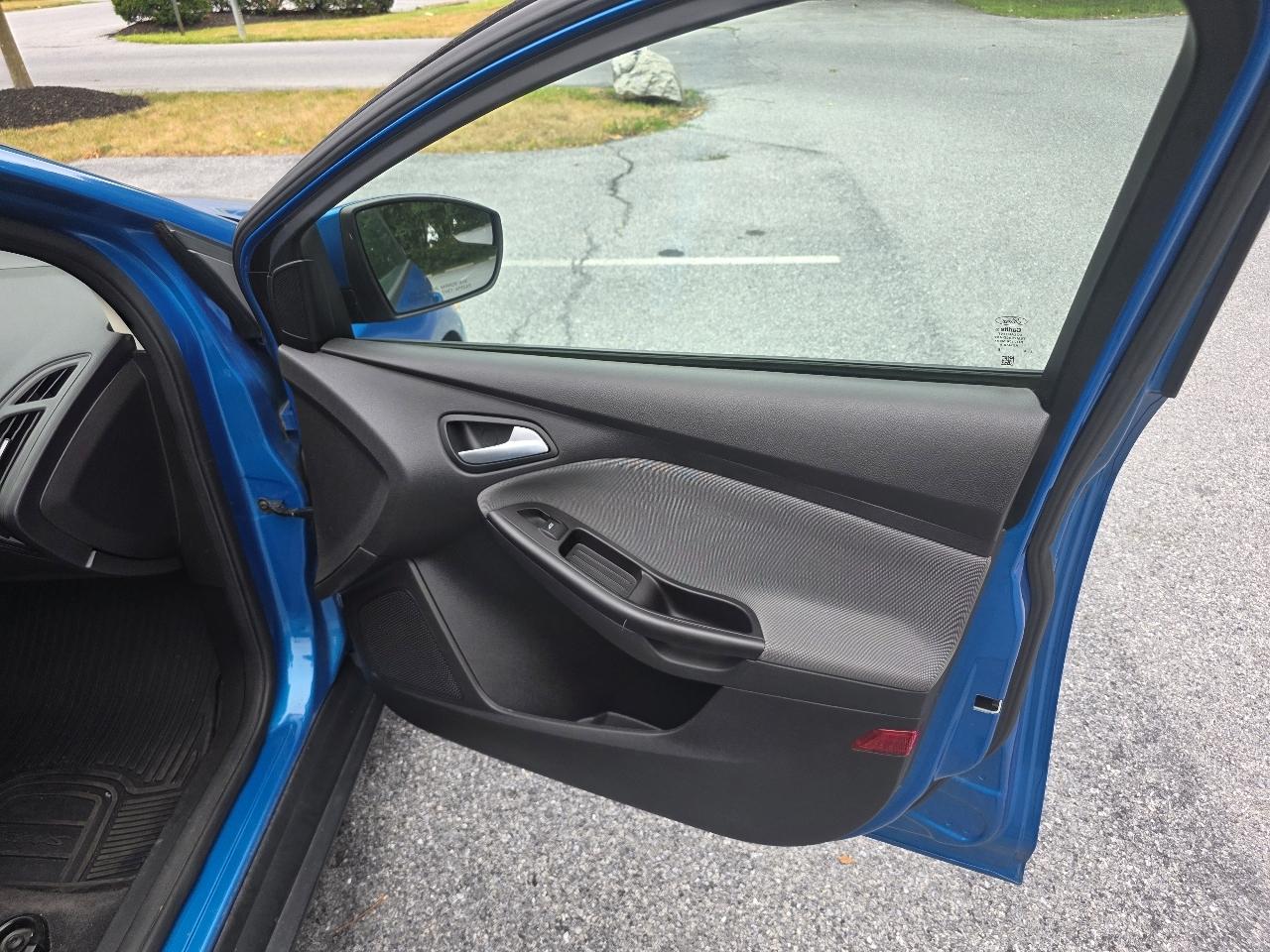 Ford Focus SE Sedan 2013