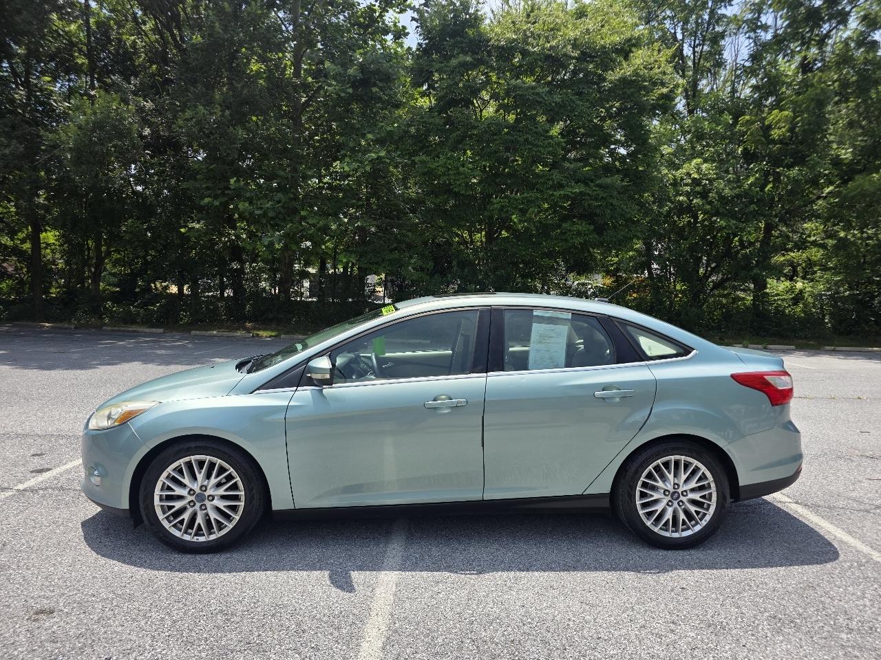 Ford Focus SEL Sedan 2012