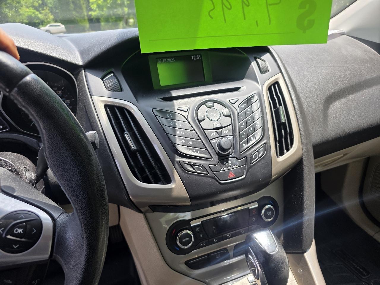 Ford Focus SEL Sedan 2012
