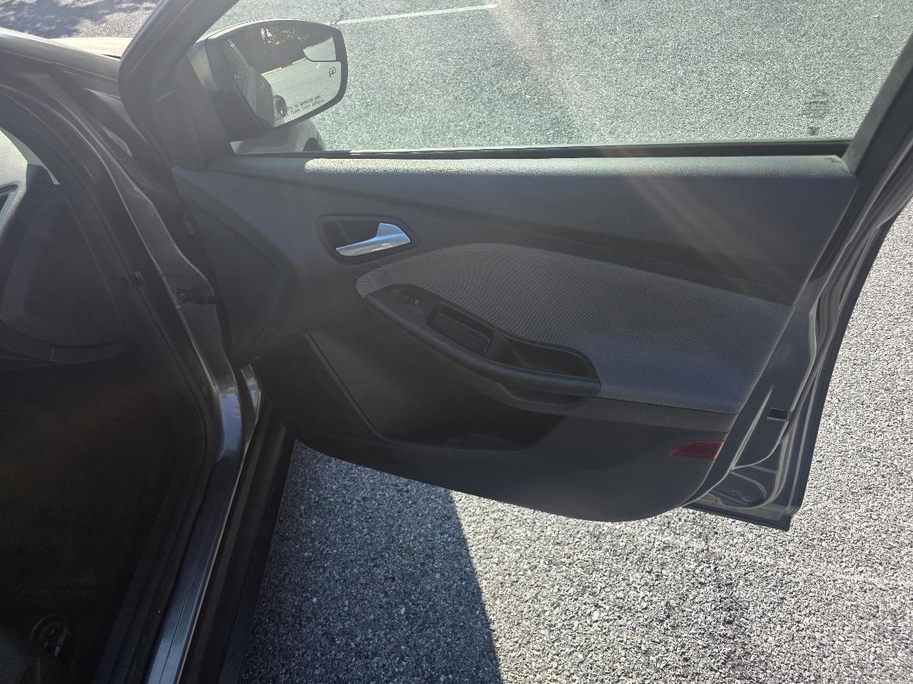 Ford Focus SE Hatch 2013