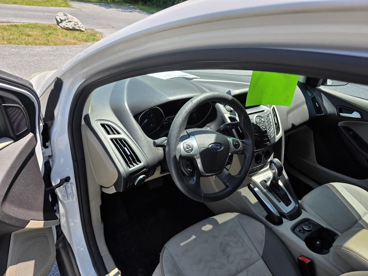 Ford Focus SE Hatch 2013