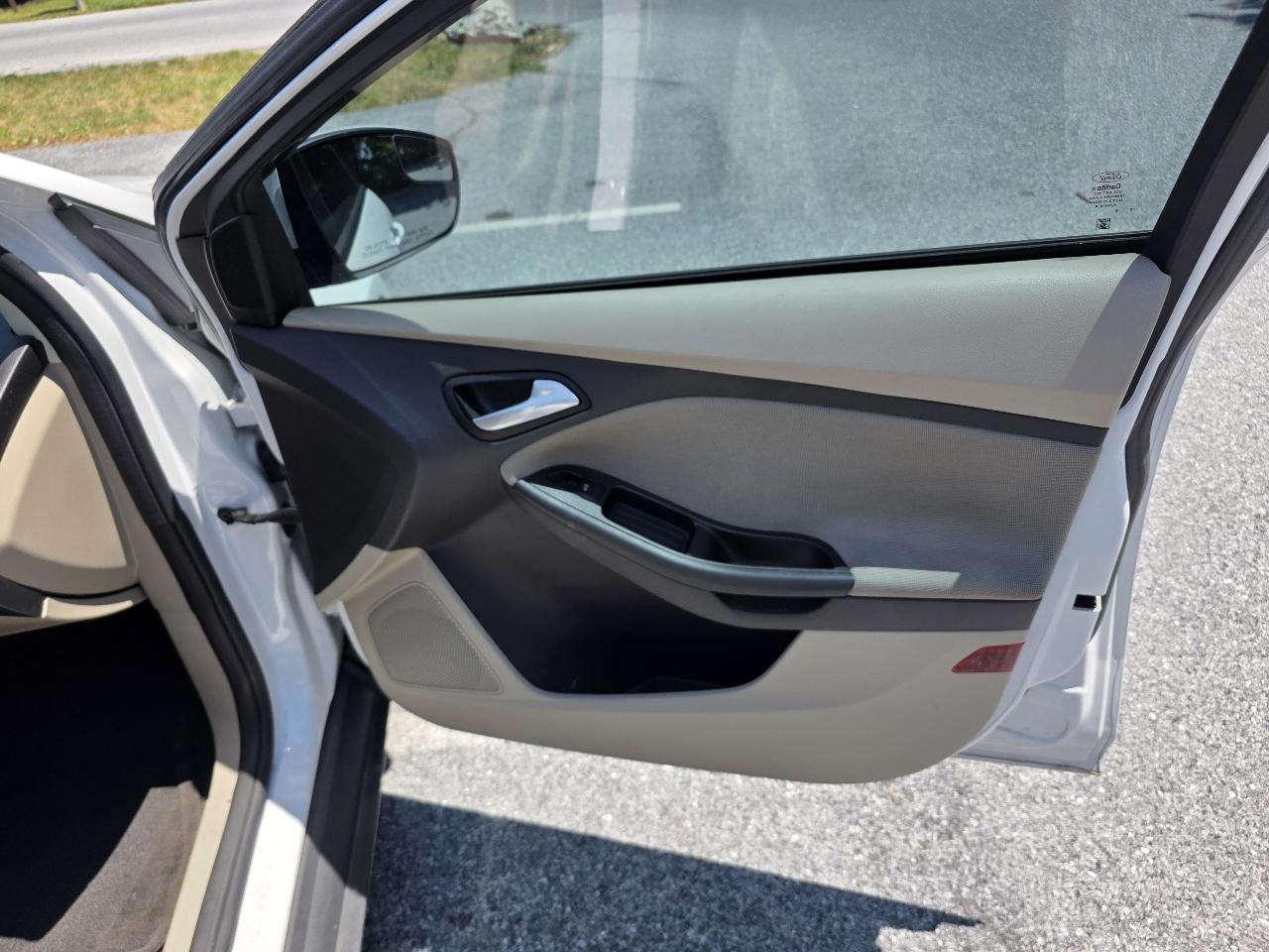 Ford Focus SE Hatch 2013