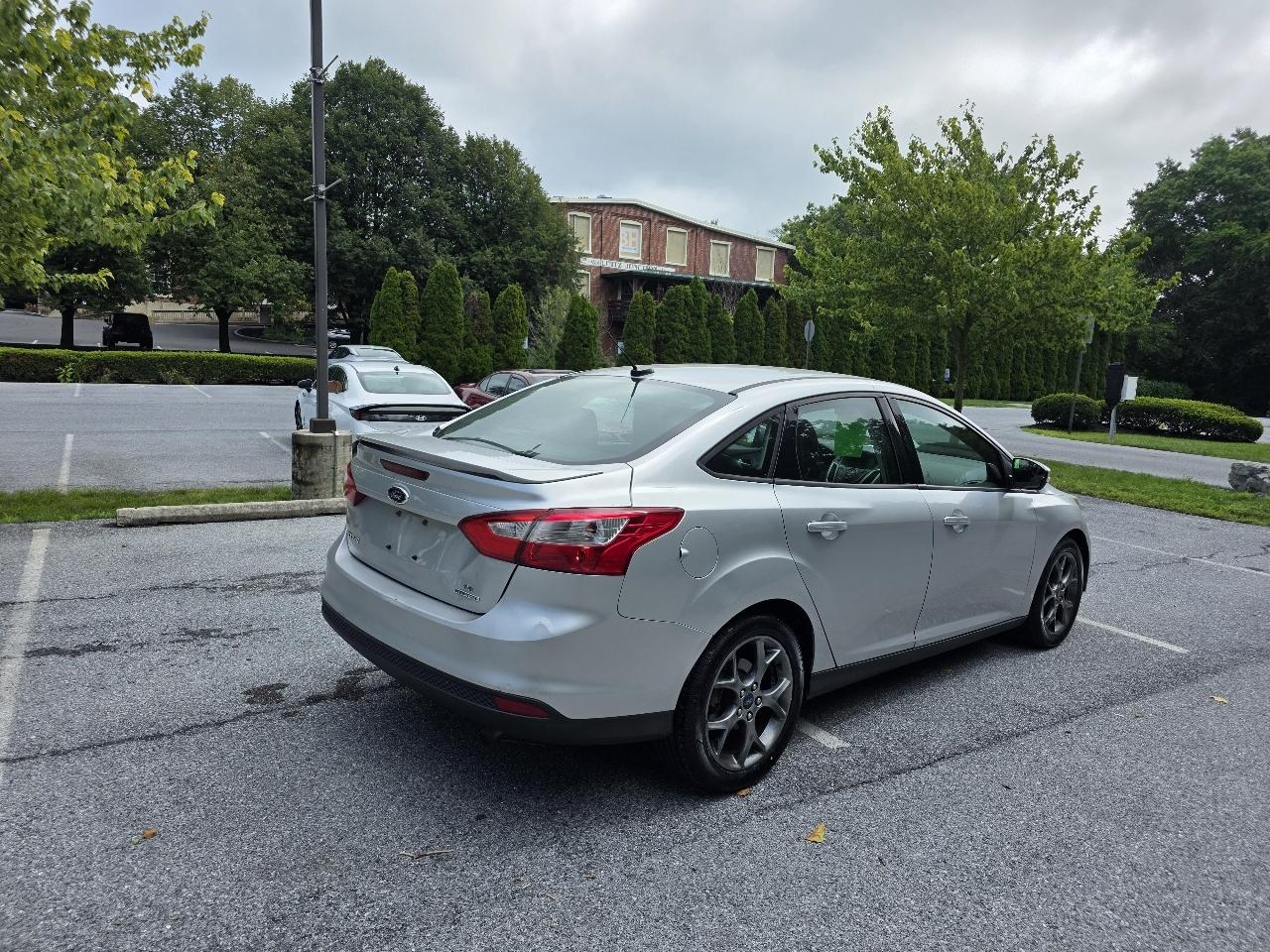 Ford Focus SE Sedan 2013