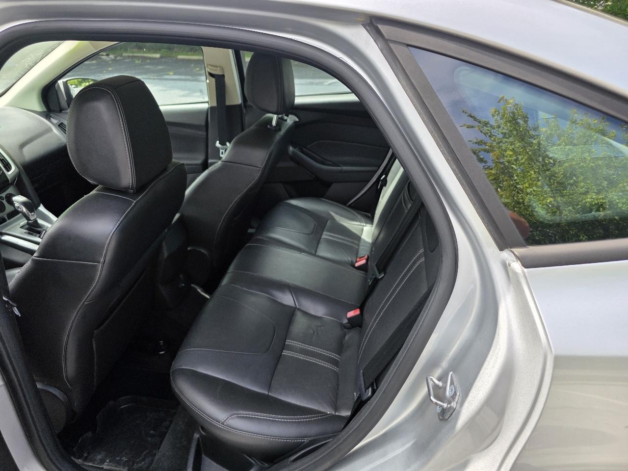 Ford Focus SE Sedan 2013