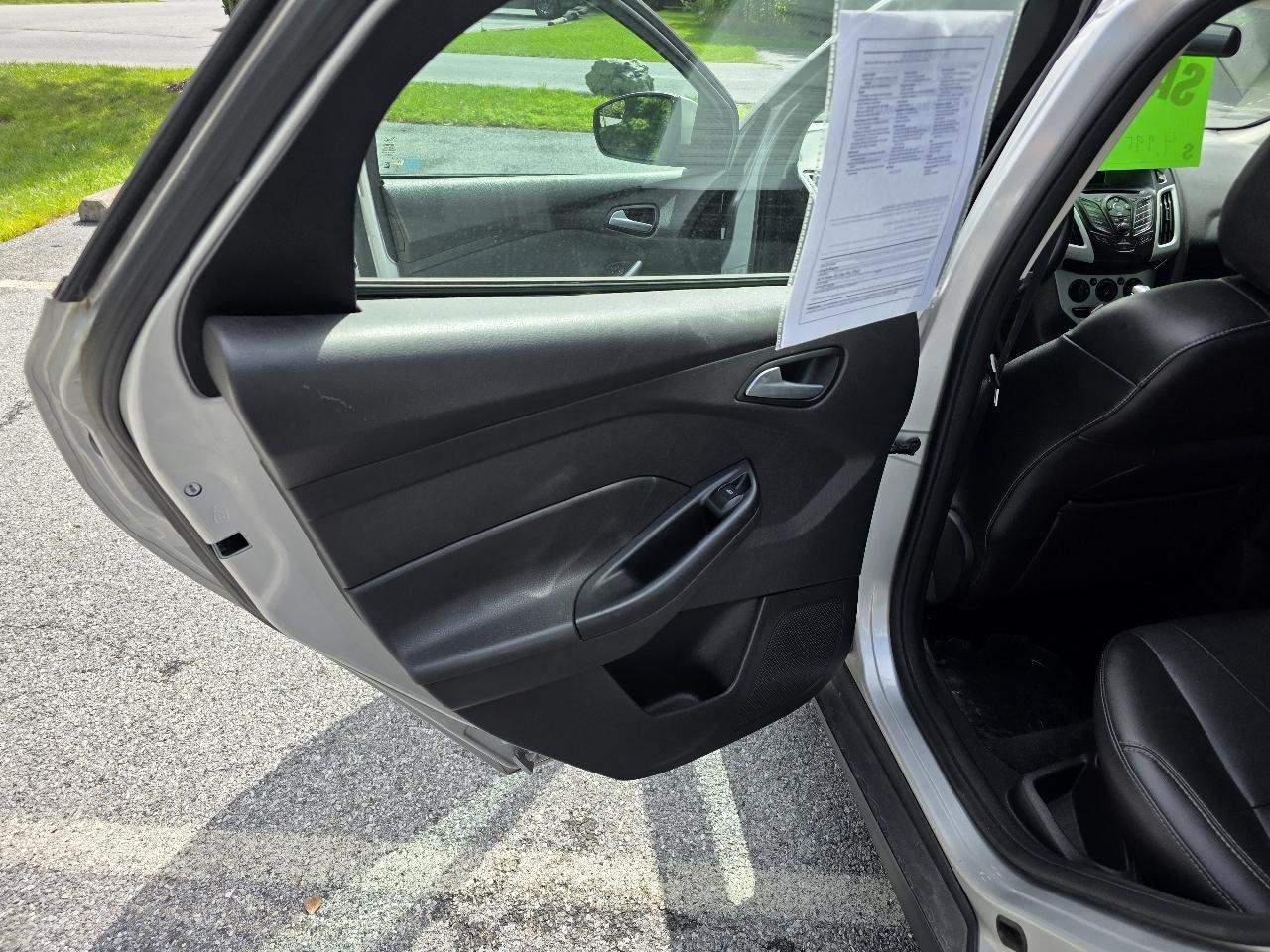 Ford Focus SE Sedan 2013
