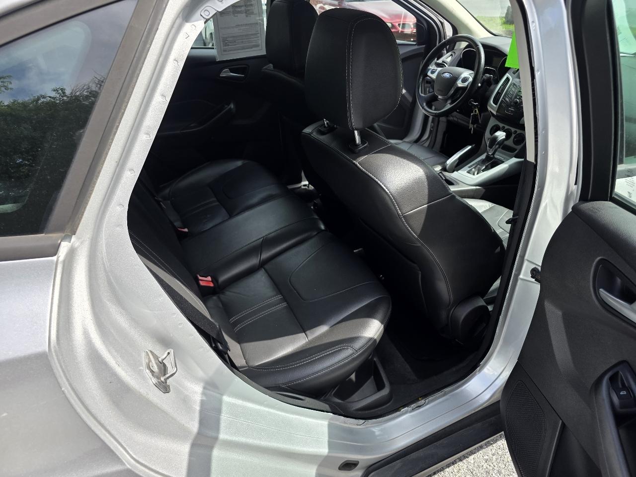 Ford Focus SE Sedan 2013