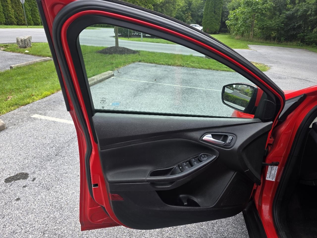 Ford Focus SE Hatch 2016