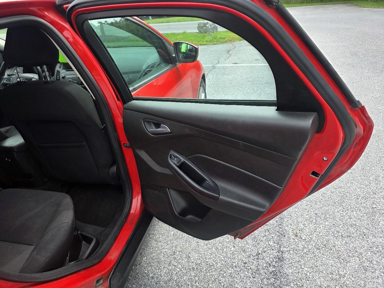 Ford Focus SE Hatch 2016