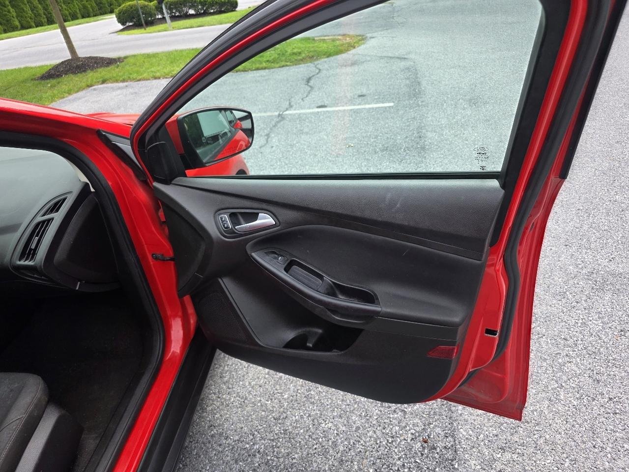 Ford Focus SE Hatch 2016