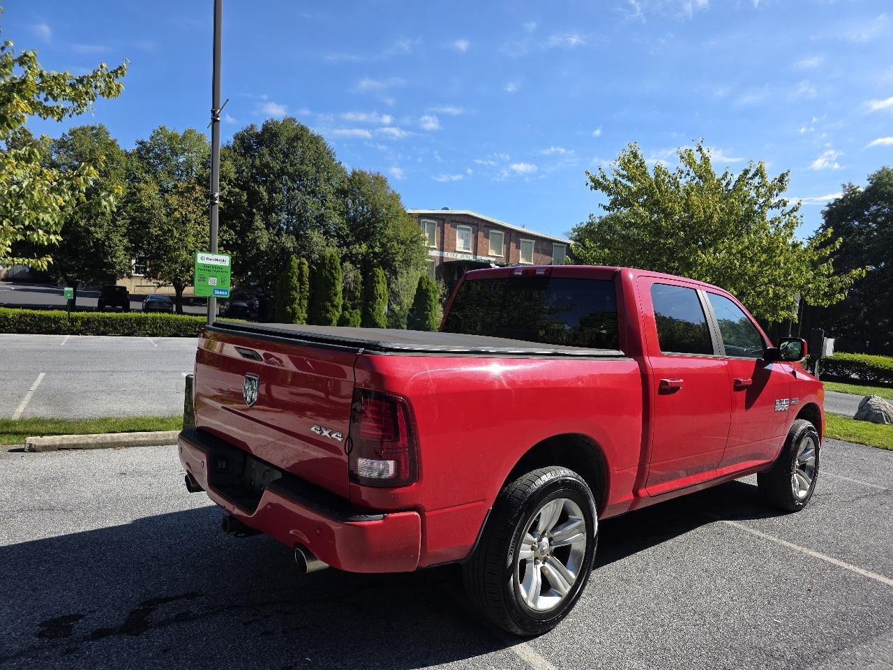RAM 1500 Sport Crew Cab SWB 4WD 2014