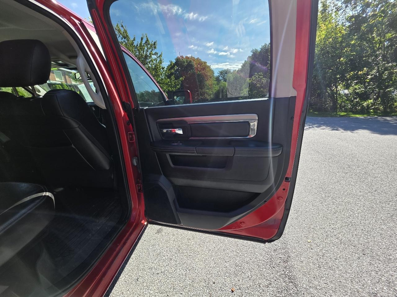 RAM 1500 Sport Crew Cab SWB 4WD 2014