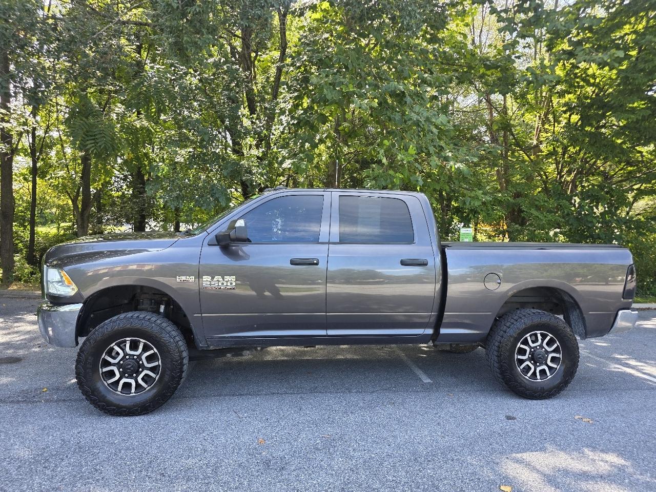 RAM 2500 Tradesman Crew Cab SWB 4WD 2016