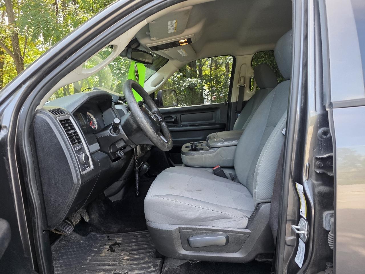 RAM 2500 Tradesman Crew Cab SWB 4WD 2016