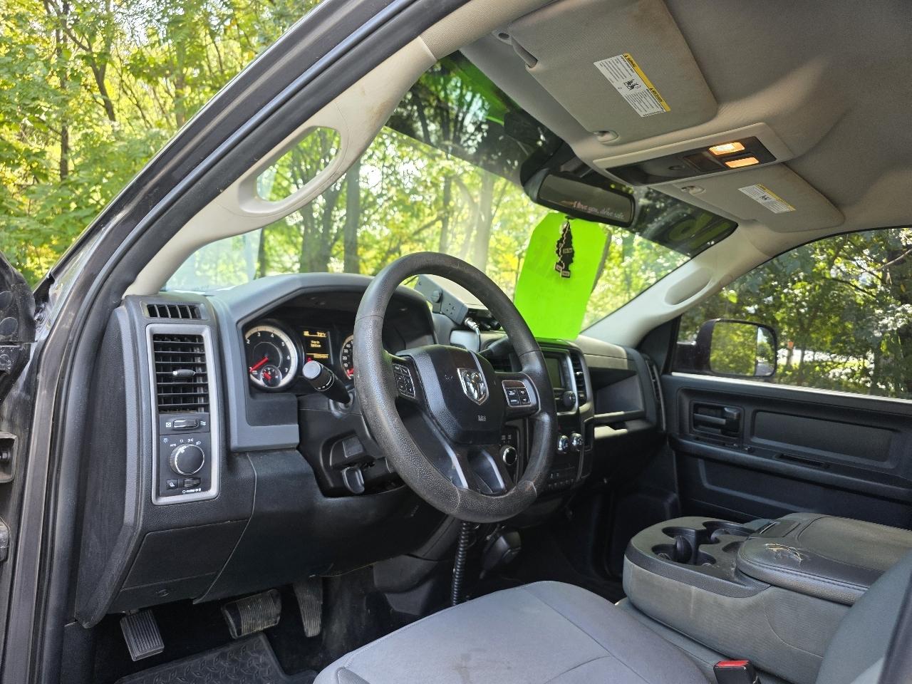 RAM 2500 Tradesman Crew Cab SWB 4WD 2016