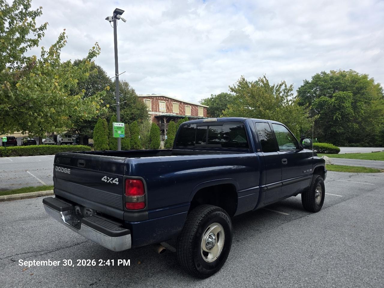 Dodge Ram 1500 Quad Cab Short Bed 4WD 2001