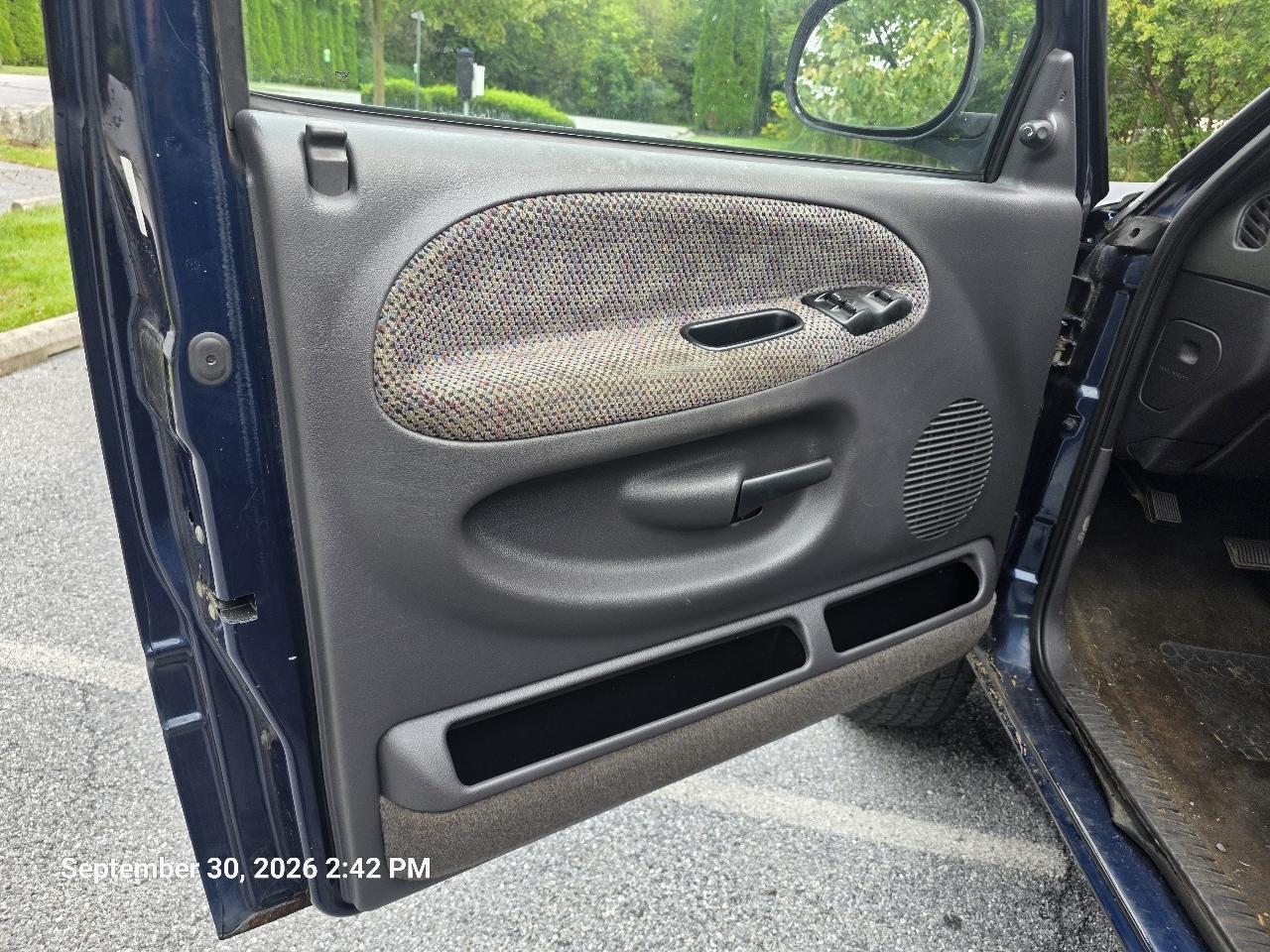 Dodge Ram 1500 Quad Cab Short Bed 4WD 2001