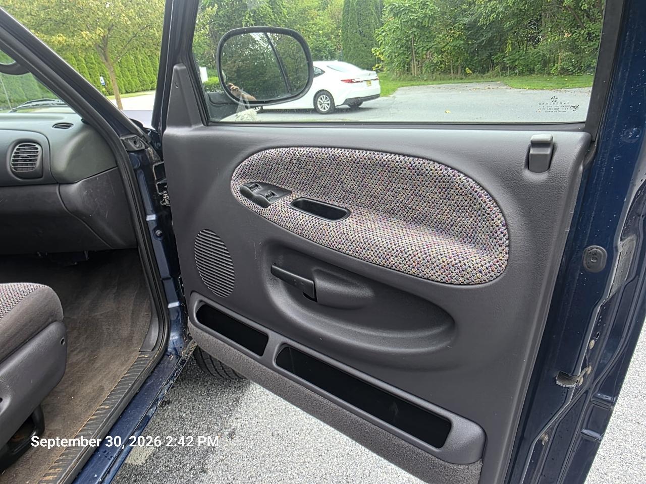 Dodge Ram 1500 Quad Cab Short Bed 4WD 2001