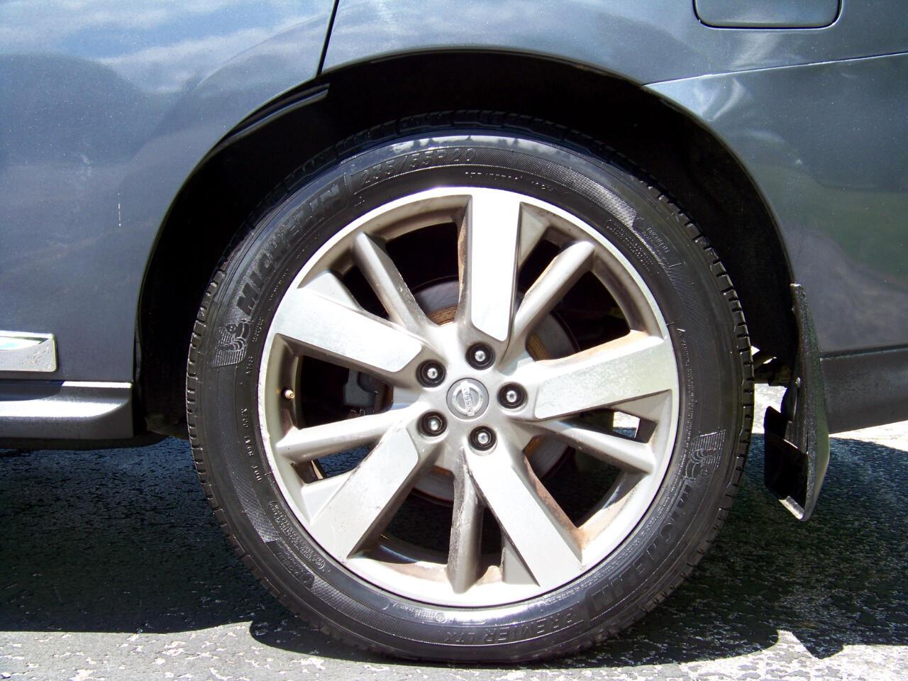 Nissan Pathfinder Platinum 4WD 2013