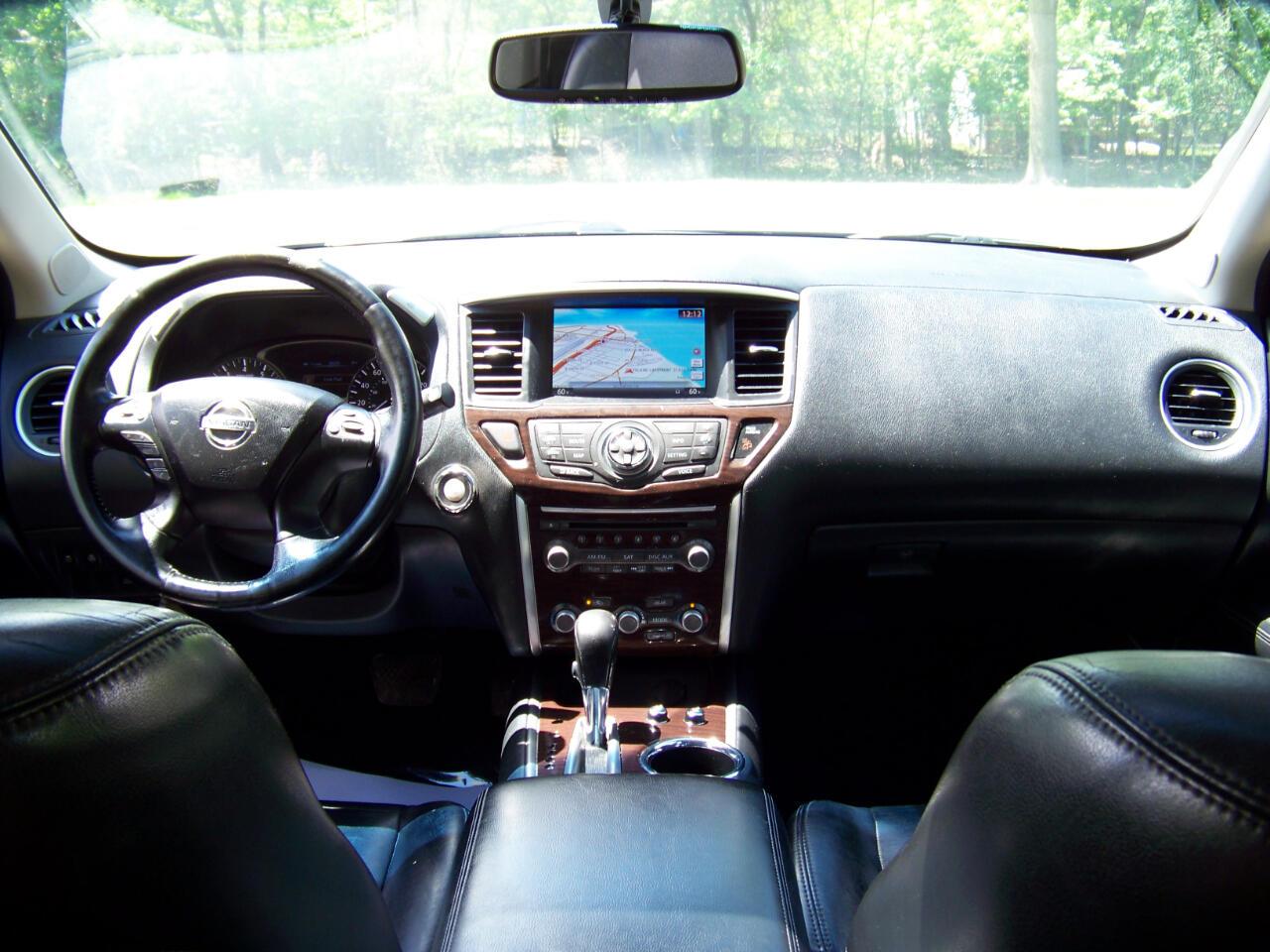 Nissan Pathfinder Platinum 4WD 2013
