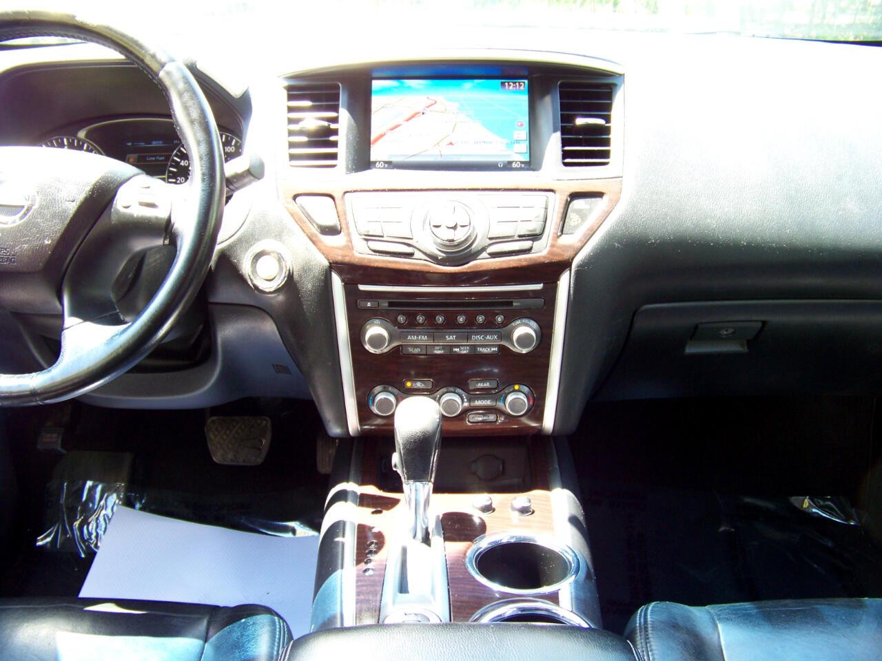 Nissan Pathfinder Platinum 4WD 2013