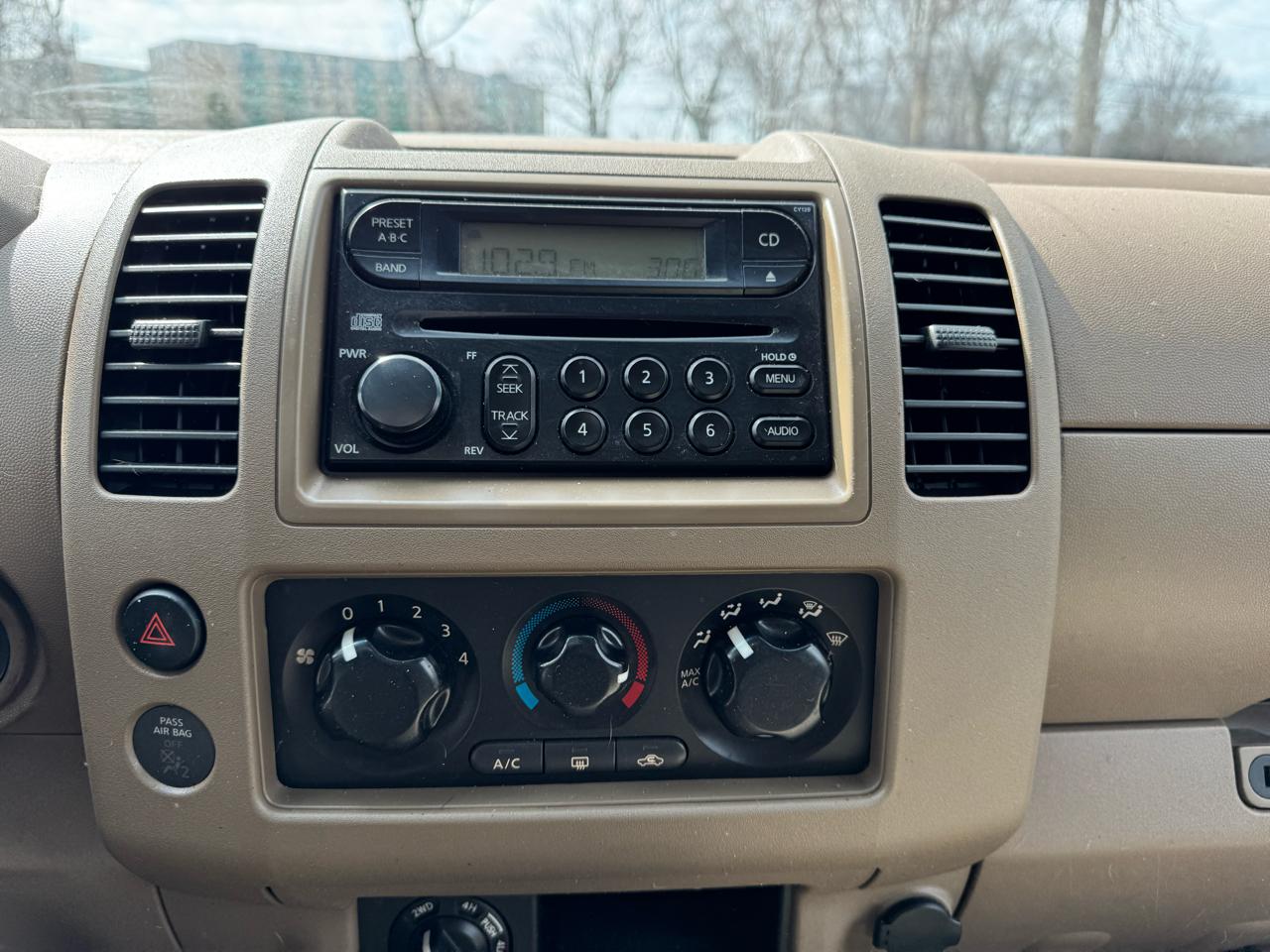 Nissan Frontier LE Crew Cab 4WD 2006