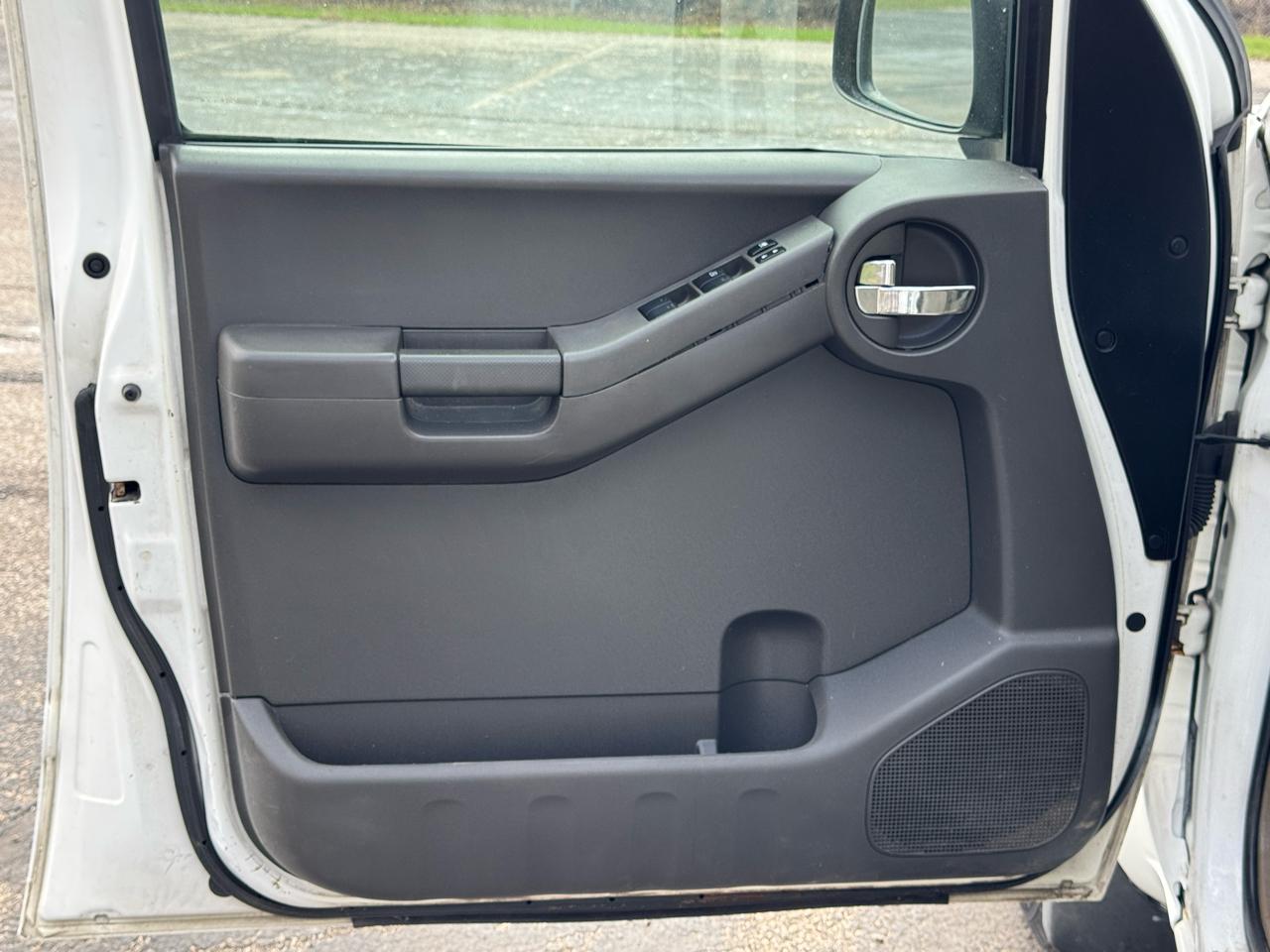 Nissan Frontier LE Crew Cab 4WD 2006