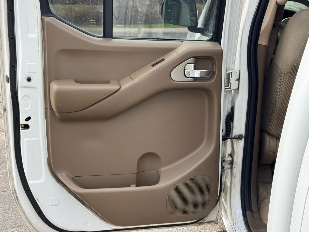 Nissan Frontier LE Crew Cab 4WD 2006