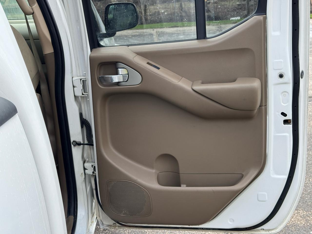 Nissan Frontier LE Crew Cab 4WD 2006