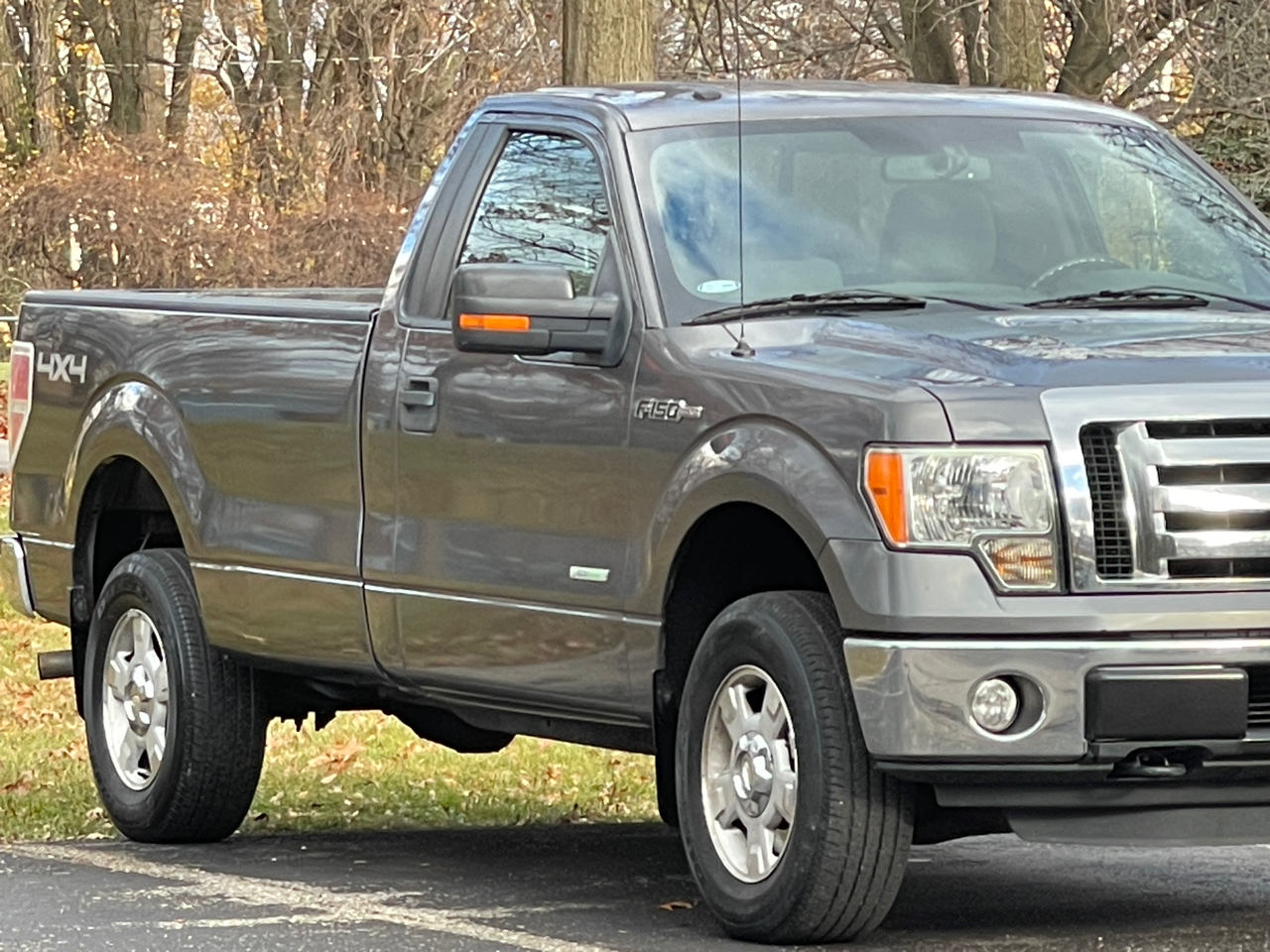 Ford F-150 XLT 8-ft. Bed 4WD 2011