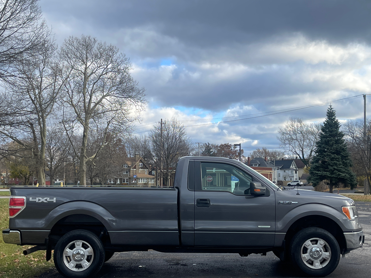 Ford F-150 XLT 8-ft. Bed 4WD 2011