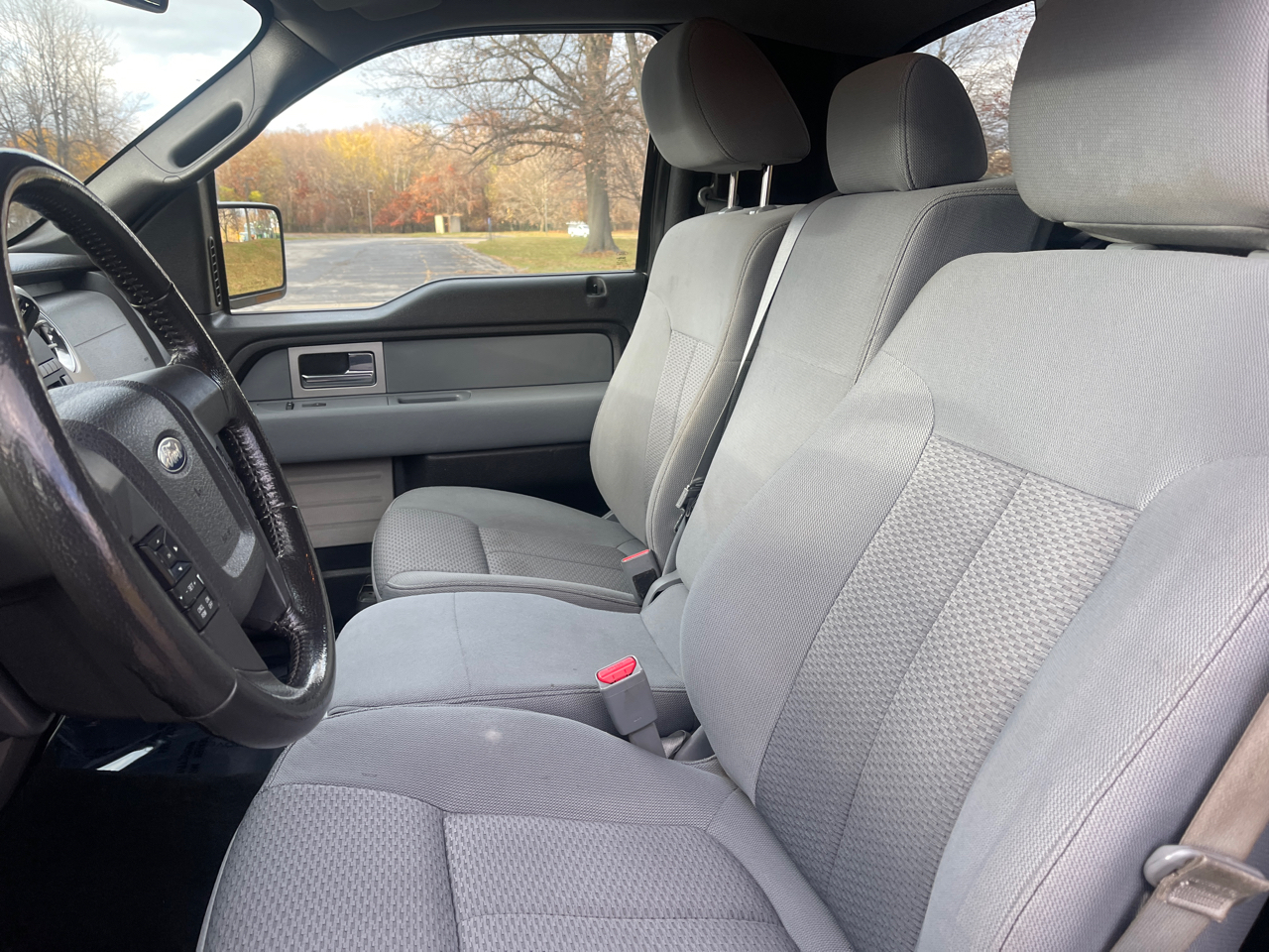 Ford F-150 XLT 8-ft. Bed 4WD 2011