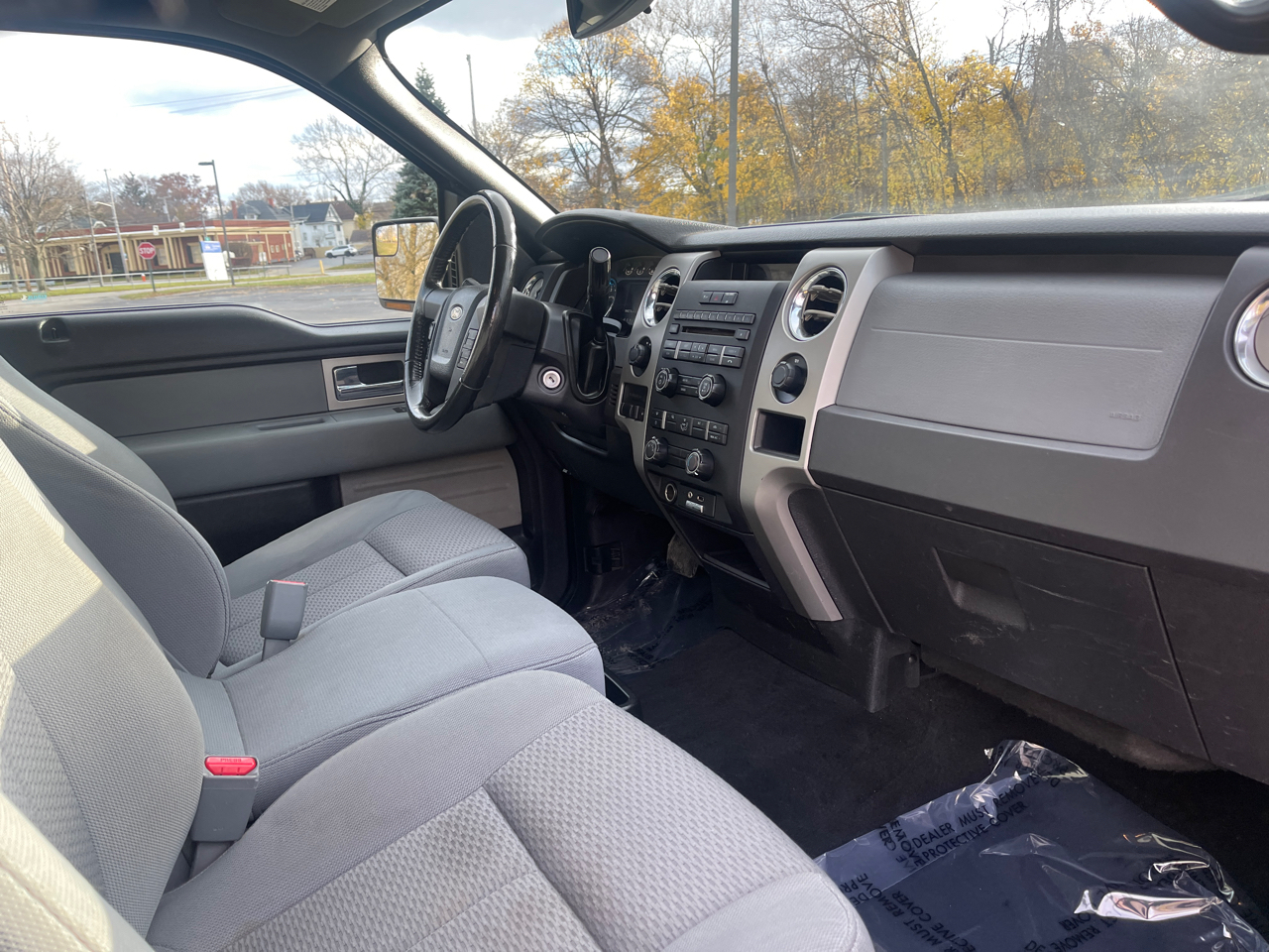 Ford F-150 XLT 8-ft. Bed 4WD 2011