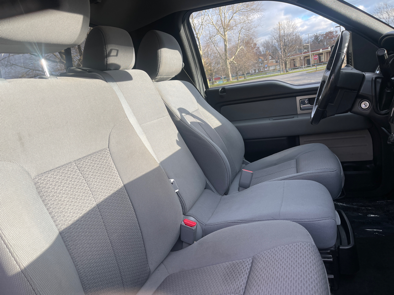 Ford F-150 XLT 8-ft. Bed 4WD 2011