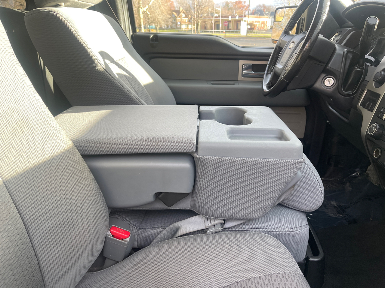 Ford F-150 XLT 8-ft. Bed 4WD 2011