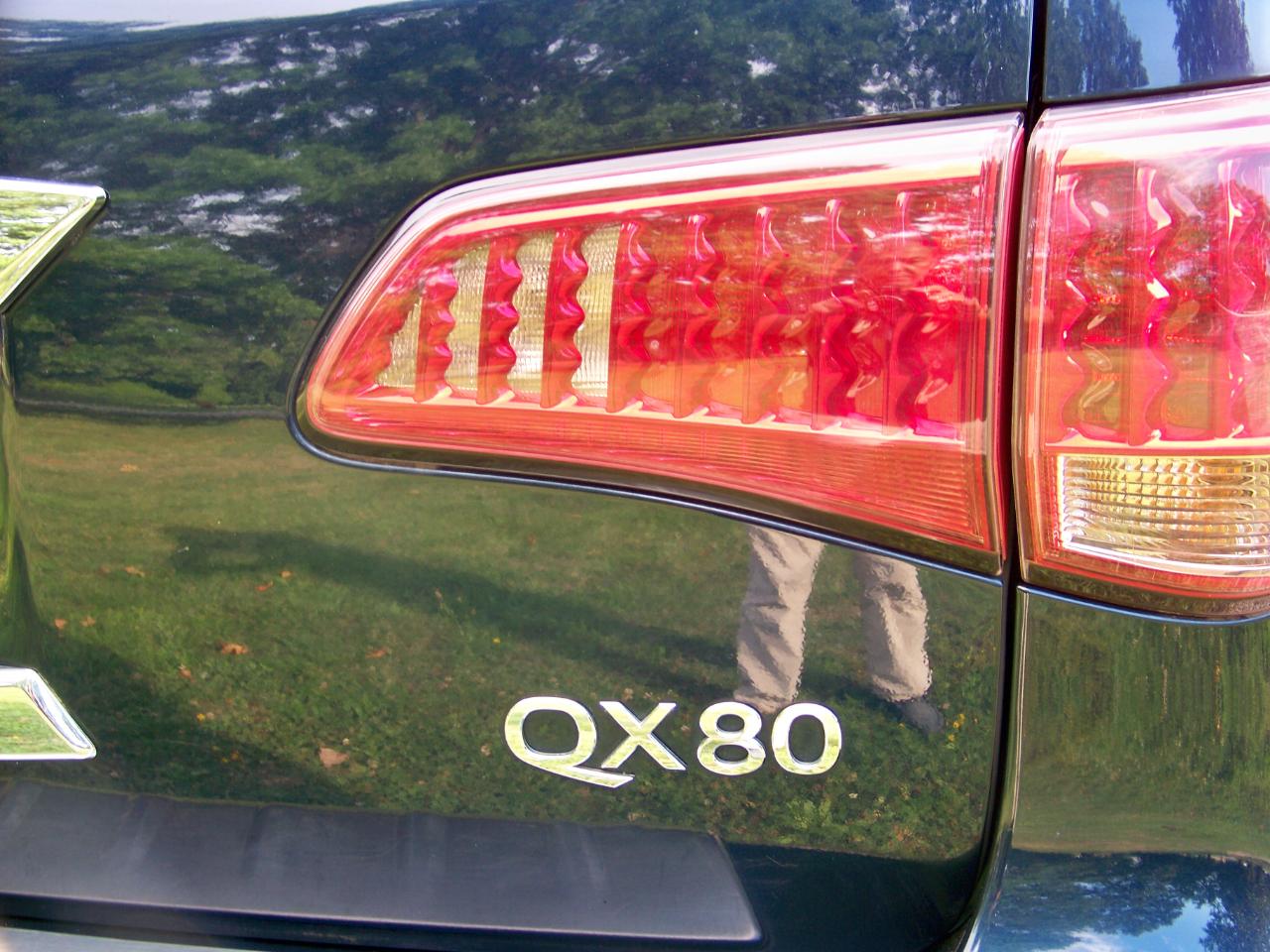 Infiniti QX80 Luxe 4D SUV AWD 2015