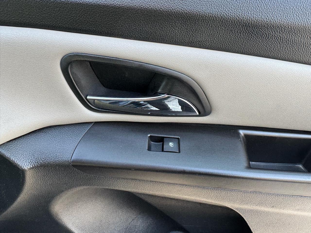 Chevrolet Cruze LS Auto 2014