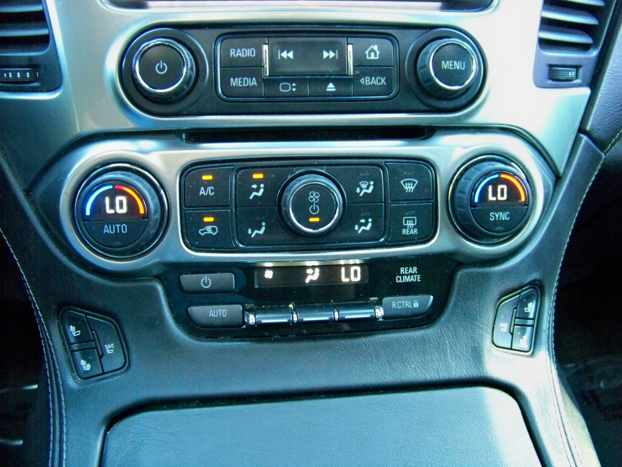 Chevrolet Suburban  2015 Chevrolet Suburban  2015