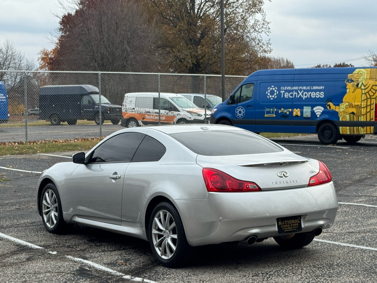 2012 Infiniti G37 photo 3