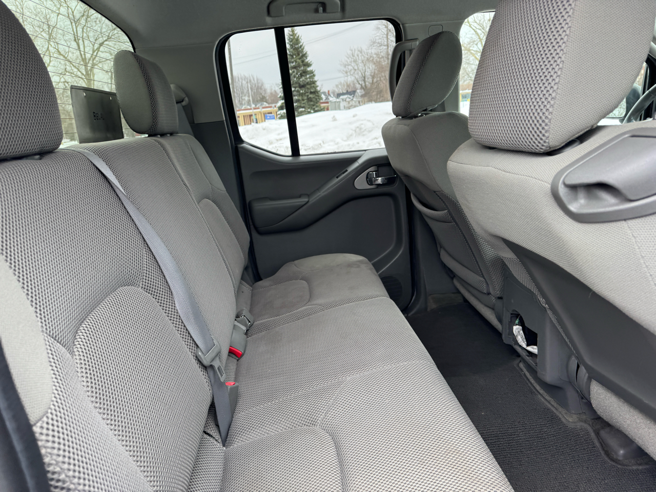 Nissan Frontier SE Crew Cab 4WD 2010